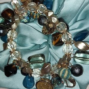 Women's necklace and bracelet set.